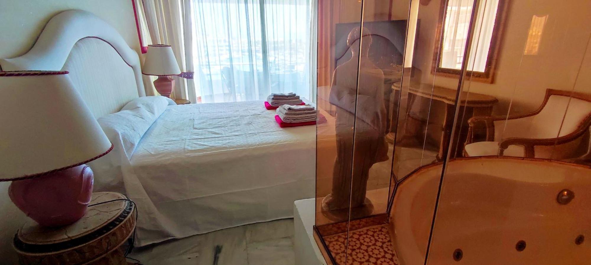 Holiday Puerto Marina - Costa Del Sol Real Estate * Benalmádena